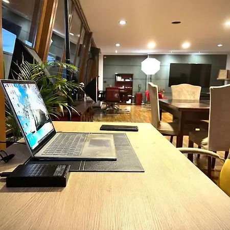 Panoramic Penthouse Center 5 Min Main Square Apartment *